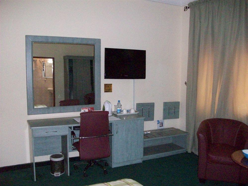 Hotel De Bently Abuja Buitenkant foto