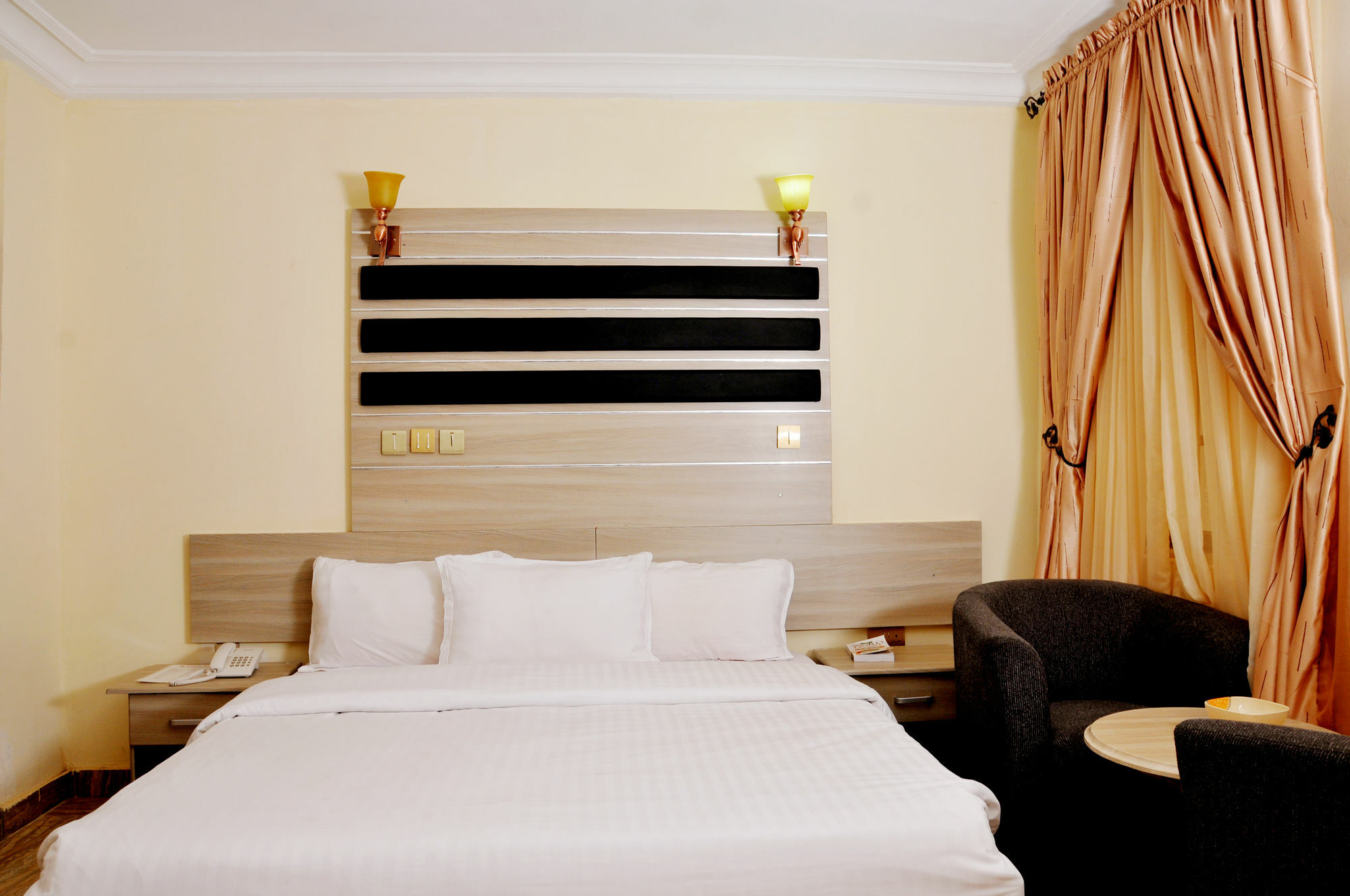 Hotel De Bently Abuja Buitenkant foto