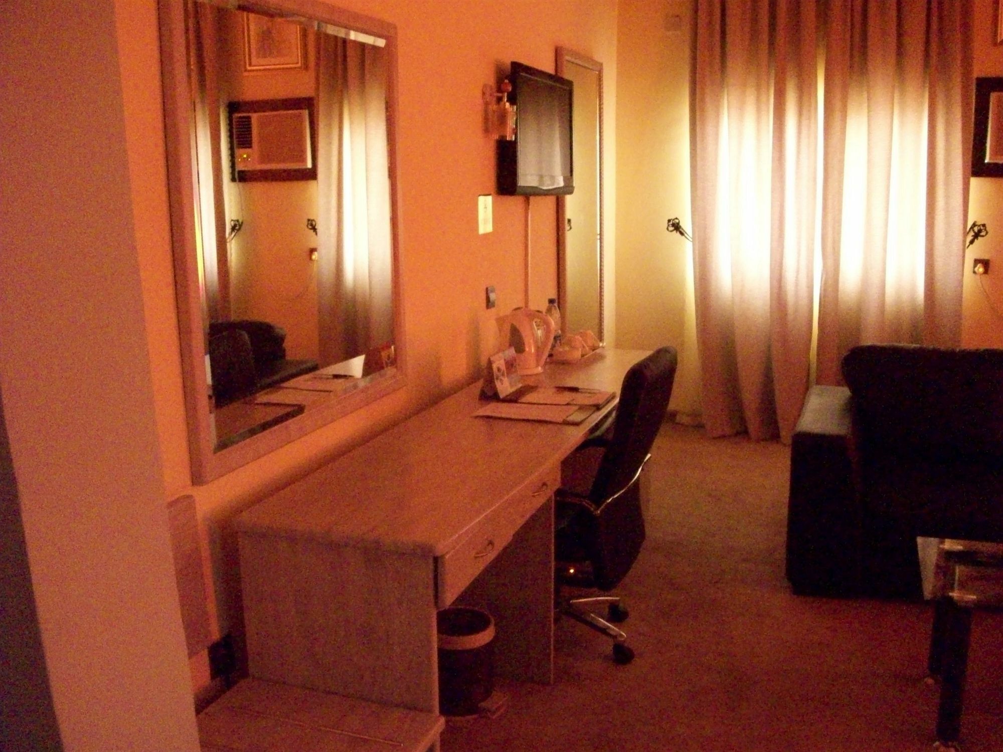 Hotel De Bently Abuja Buitenkant foto