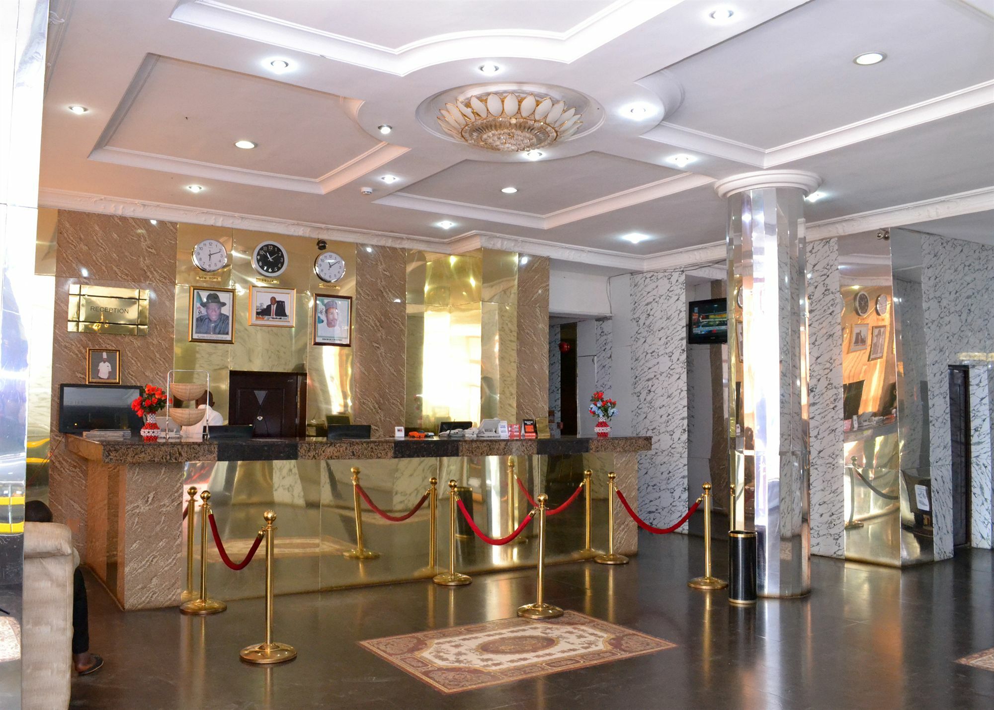 Hotel De Bently Abuja Buitenkant foto