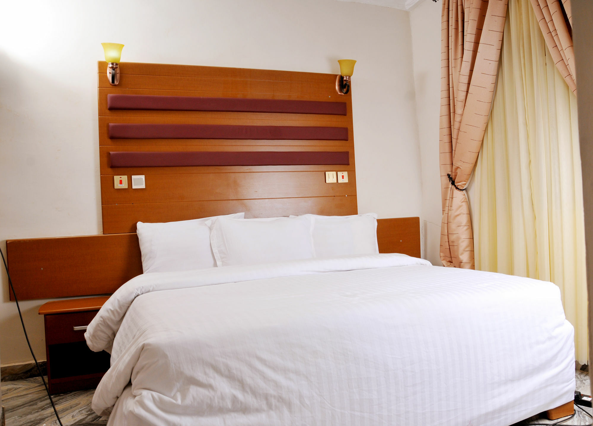 Hotel De Bently Abuja Buitenkant foto
